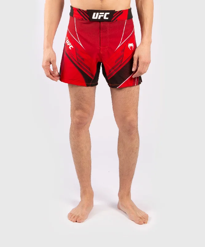 Men's pleated front twill shorts for a classic and sophisticated appearanceFightshort Homme UFC Venum Pro Line - Rouge Men's pleated front twill shorts for a classic and sophisticated appearanceFightshort Homme UFC Venum Pro Line - Rouge