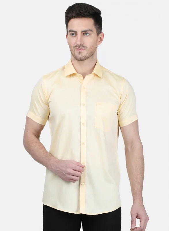 Men's Retro - Style Hawaiian Print Casual Shirts in Bold Patterns for a Tropical VacationMens Yellow Printed Shirt Men's Retro - Style Hawaiian Print Casual Shirts in Bold Patterns for a Tropical VacationMens Yellow Printed Shirt