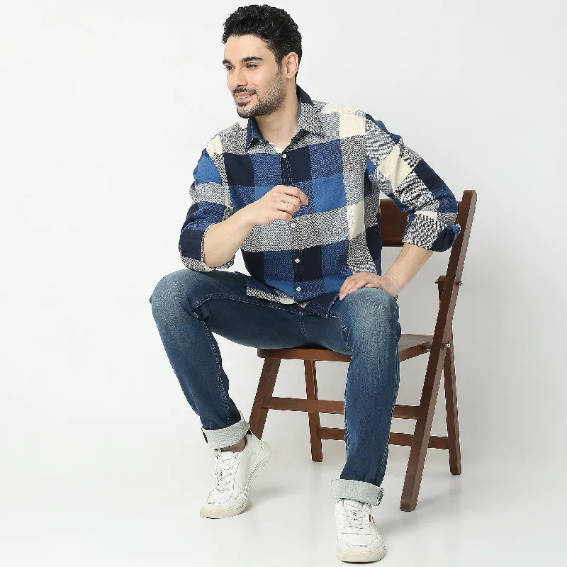 Men's Retro - Style Hawaiian Print Casual Shirts in Bold Patterns for a Tropical VacationRegular Fit Checkered Shirt Men's Retro - Style Hawaiian Print Casual Shirts in Bold Patterns for a Tropical VacationRegular Fit Checkered Shirt