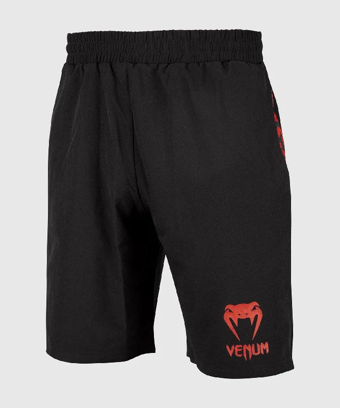 Men's side - stripe track shorts for a sporty running lookShort de sport Venum Classic Men's side - stripe track shorts for a sporty running lookShort de sport Venum Classic