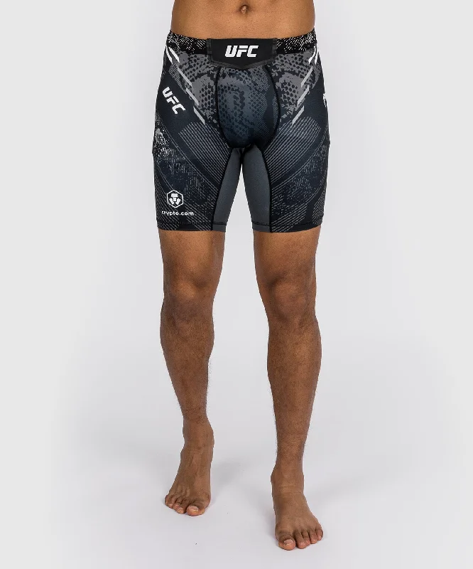 Men's floral print silk blend shorts for a unique night - out lookShorts Vale Tudo pour Hommes UFC Adrenaline by Venum Authentic Fight Night - Noir