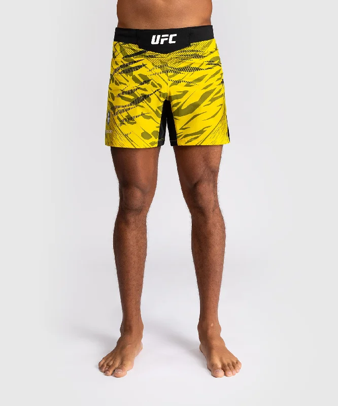 Men's distressed cotton shorts for a bohemian - inspired styleShorts de Combat pour Hommes UFC Fusion by Venum Authentic Fight Night - Coupe Courte - Jaune Men's distressed cotton shorts for a bohemian - inspired styleShorts de Combat pour Hommes UFC Fusion by Venum Authentic Fight Night - Coupe Courte - Jaune