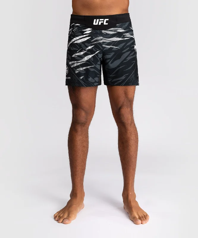 Men's checkered pattern wool shorts for a stylish winter layering optionShorts de Combat pour Hommes UFC Fusion by Venum Authentic Fight Night - Coupe Courte - Noir Men's checkered pattern wool shorts for a stylish winter layering optionShorts de Combat pour Hommes UFC Fusion by Venum Authentic Fight Night - Coupe Courte - Noir