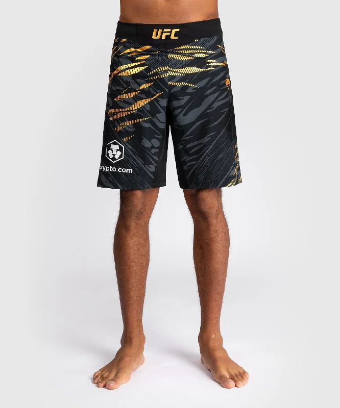Men's wide - leg linen blend shorts for a relaxed beachside vibeShorts de Combat pour Hommes UFC Fusion by Venum Authentic Fight Night - Coupe Longue - Champion Men's wide - leg linen blend shorts for a relaxed beachside vibeShorts de Combat pour Hommes UFC Fusion by Venum Authentic Fight Night - Coupe Longue - Champion