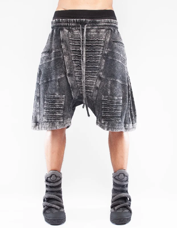 Men's pleated front twill shorts for a classic and sophisticated appearanceSHORTS HERMIT M Men's pleated front twill shorts for a classic and sophisticated appearanceSHORTS HERMIT M