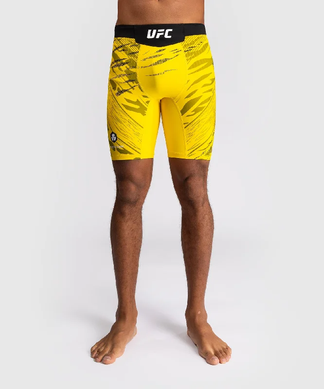 Men's pleated front twill shorts for a classic and sophisticated appearanceShorts Vale Tudo pour Hommes UFC Fusion by Venum Authentic Fight Night - Jaune Men's pleated front twill shorts for a classic and sophisticated appearanceShorts Vale Tudo pour Hommes UFC Fusion by Venum Authentic Fight Night - Jaune
