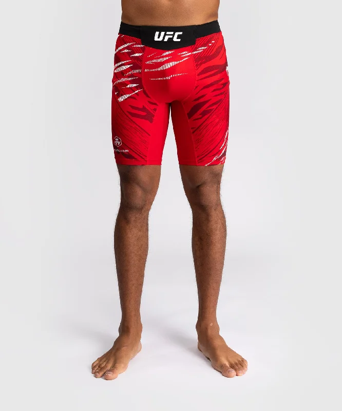 Men's adjustable - length convertible shorts for versatile useShorts Vale Tudo pour Hommes UFC Fusion by Venum Authentic Fight Night - Rouge Men's adjustable - length convertible shorts for versatile useShorts Vale Tudo pour Hommes UFC Fusion by Venum Authentic Fight Night - Rouge