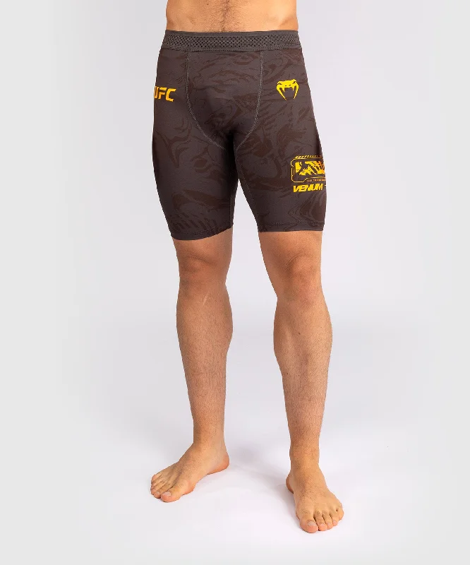 Men's flat - front chino shorts for semi - formal summer eventsShorts Vale Tudo pour Hommes UFC Fusion by Venum Fight Week - Marron Terrestre Men's flat - front chino shorts for semi - formal summer eventsShorts Vale Tudo pour Hommes UFC Fusion by Venum Fight Week - Marron Terrestre
