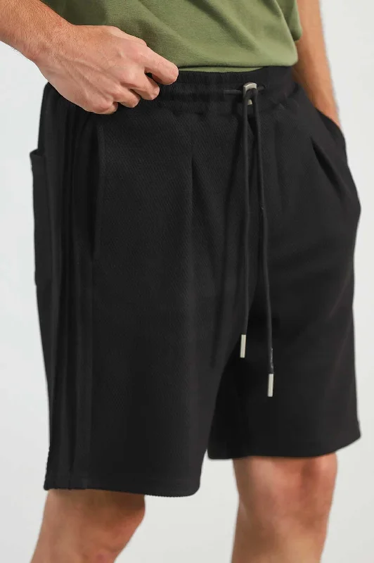 Men's pastel - colored cotton shorts for a spring - friendly outfitTEXTURED SHORTS