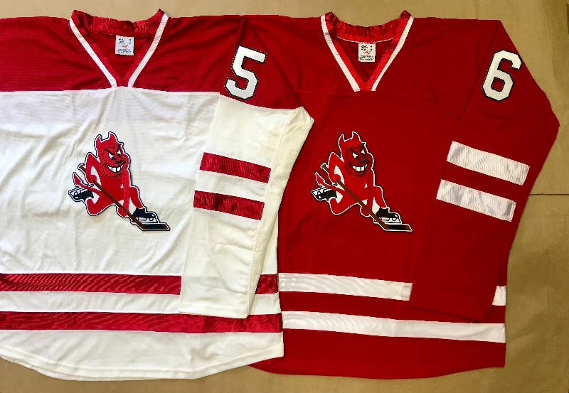 Men's Retro Soccer Jerseys of Famous Clubs from the 90s for Nostalgic Football EnthusiastsRed and White Hockey Jerseys with the Skating Devil Twill Logo