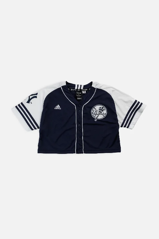 Men's Football Jerseys with Embroidered Club Badges for a Premium and Authentic AppealRework Crop NY Yankees MLB Jersey - M Men's Football Jerseys with Embroidered Club Badges for a Premium and Authentic AppealRework Crop NY Yankees MLB Jersey - M
