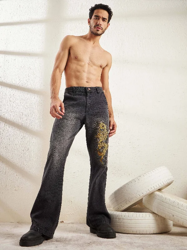 Men's Cargo Jeans with Multiple Pockets for a Practical and Outdoor - Friendly LookBlack Dragon Embroidery Flared Denim Men's Cargo Jeans with Multiple Pockets for a Practical and Outdoor - Friendly LookBlack Dragon Embroidery Flared Denim