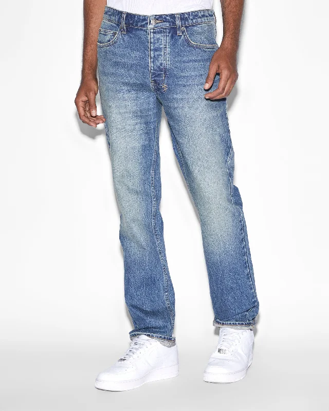 Men's Jeans with a Button - Fly for a Traditional and Classic AestheticHAZLOW CHRONICLE Men's Jeans with a Button - Fly for a Traditional and Classic AestheticHAZLOW CHRONICLE