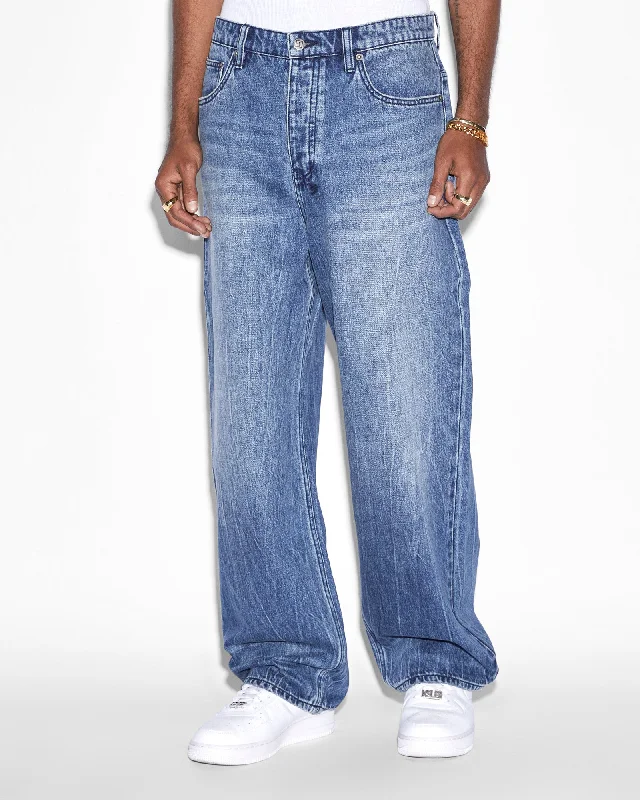 Men's Jeans with an Elastic Waistband for Ultimate ComfortMAXX BLUUU