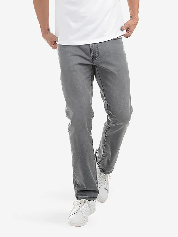 Men's Low - Rise Jeans in a Light Wash for a Casual and Youthful LookStraight Stone Jeans Men's Low - Rise Jeans in a Light Wash for a Casual and Youthful LookStraight Stone Jeans