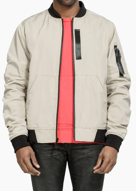 Bomber men jackets with ribbed cuffs for a classic 80s styleKonus Men's MA-1 Bomber Jacket in Khaki Bomber men jackets with ribbed cuffs for a classic 80s styleKonus Men's MA-1 Bomber Jacket in Khaki