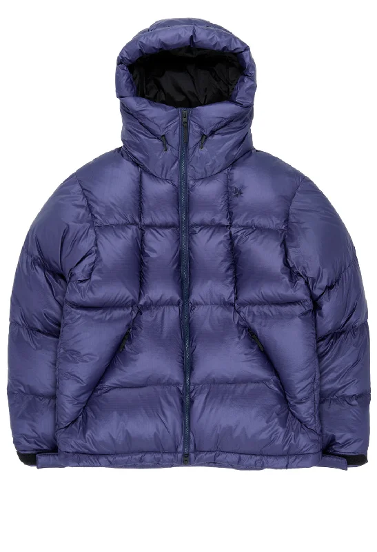 Lightweight men jackets made from recycled nylon for eco - friendly travelGoldwin Pertex Quantum Down Parka - Deep Eclipse Lightweight men jackets made from recycled nylon for eco - friendly travelGoldwin Pertex Quantum Down Parka - Deep Eclipse