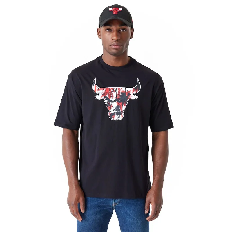 Men's thermal t - shirts with a high - neck design for cold weatherChicago Bulls NBA Large Infill Black Oversized T-Shirt Men's thermal t - shirts with a high - neck design for cold weatherChicago Bulls NBA Large Infill Black Oversized T-Shirt