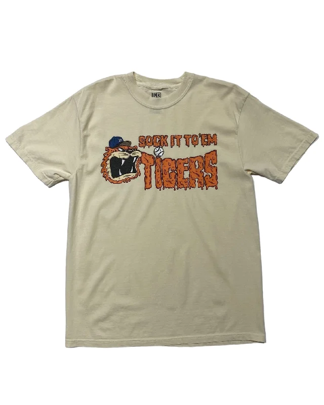 Men's short - sleeve linen t - shirts for summer beach outingsInk Detroit - Sock it to'em Tigers - T-Shirt - Ivory Men's short - sleeve linen t - shirts for summer beach outingsInk Detroit - Sock it to'em Tigers - T-Shirt - Ivory