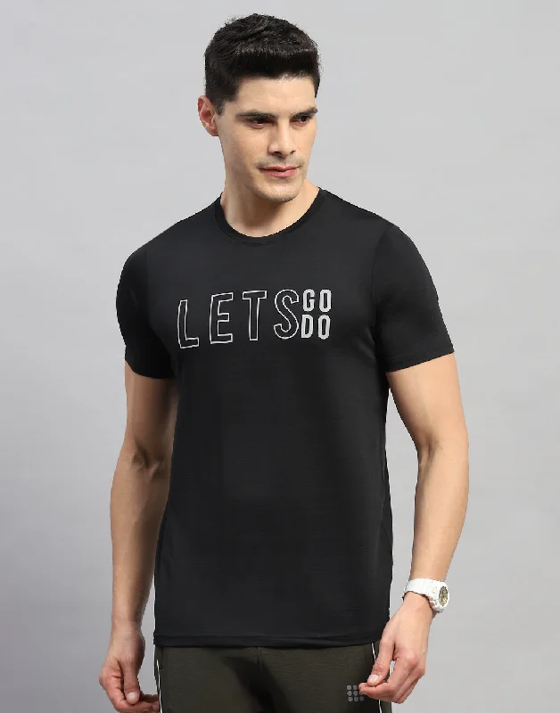 Men's printed Hawaiian t - shirts for tropical vacationsMen Black Self Design Round Neck Half Sleeve T-Shirt Men's printed Hawaiian t - shirts for tropical vacationsMen Black Self Design Round Neck Half Sleeve T-Shirt