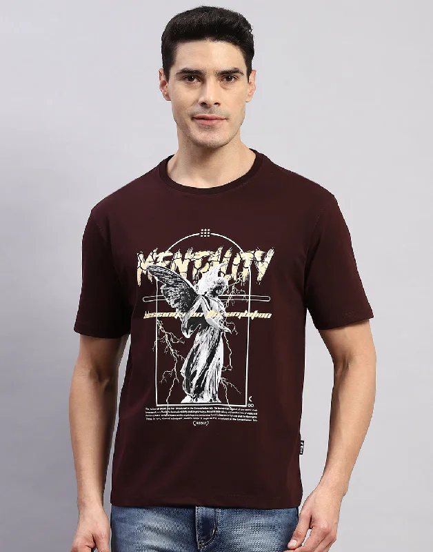 Men's ribbed t - shirts with a textured finish for added styleMen Maroon Printed Round Neck Half Sleeve T-Shirt Men's ribbed t - shirts with a textured finish for added styleMen Maroon Printed Round Neck Half Sleeve T-Shirt