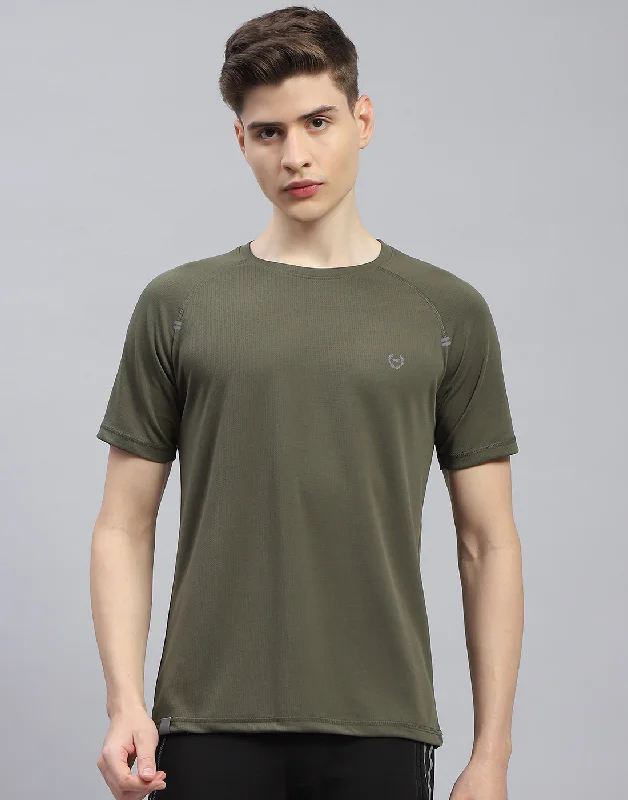 Men's v - neck muscle t - shirts for a body - building aestheticMen Olive Printed Round Neck Half Sleeve T-Shirt Men's v - neck muscle t - shirts for a body - building aestheticMen Olive Printed Round Neck Half Sleeve T-Shirt