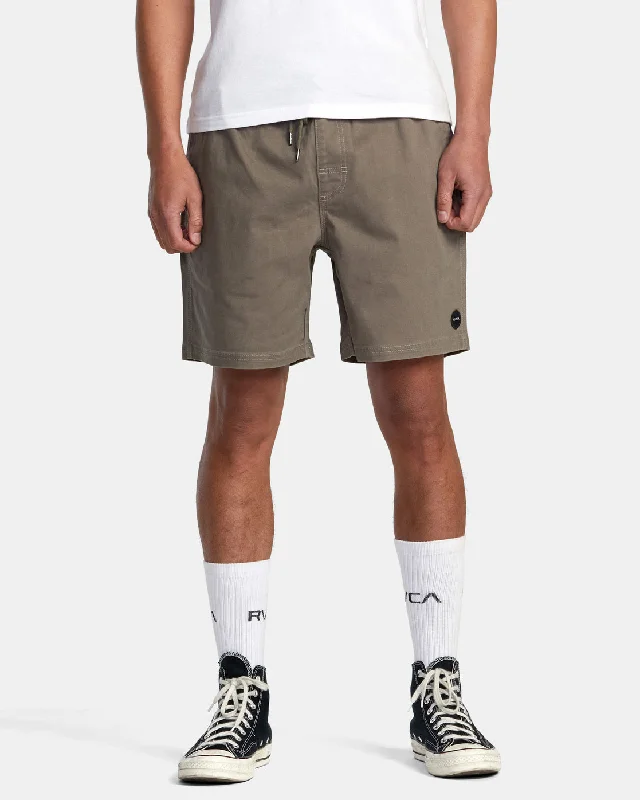 Men's moisture - wicking performance shorts for sweaty outdoor activities   Escape Print 17" Shorts - Mushroom
