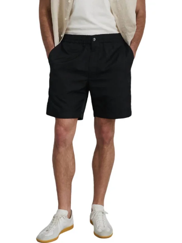 Men's floral print silk blend shorts for a unique night - out look Irving Short In Black Men's floral print silk blend shorts for a unique night - out look Irving Short In Black