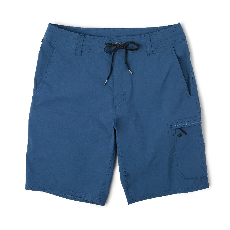 Men's moisture - wicking performance shorts for sweaty outdoor activities   Traverse